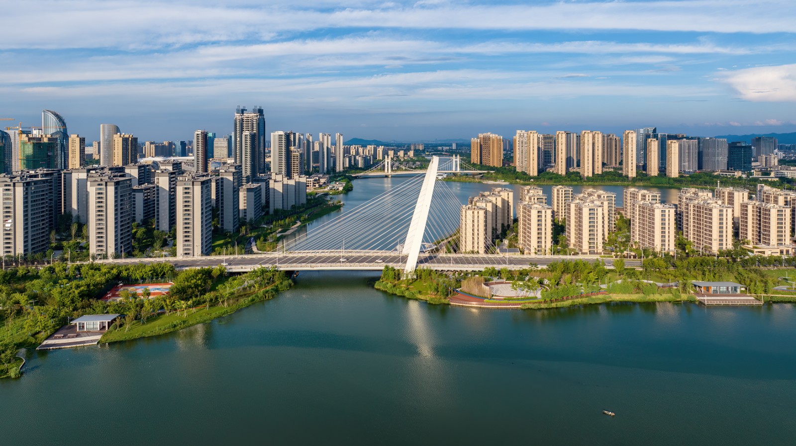 2、镜湖全景.jpg